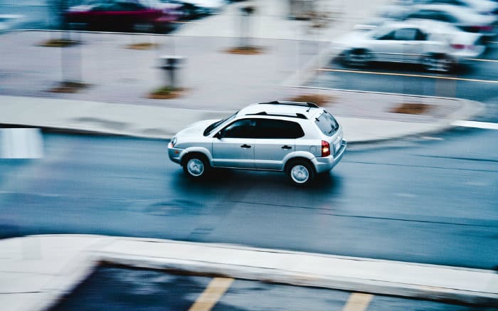 Foto de carro grande SUV para ilustrra texto sobre carros para família grande