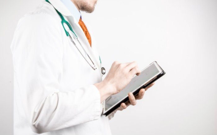 Imagem de médico para texto sobre convênio médico