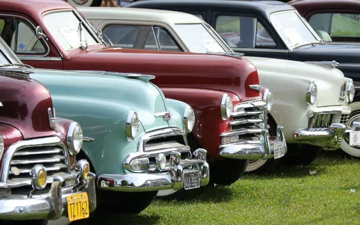 Fotos de carros antigos para texto sobre encontro de carros antigos